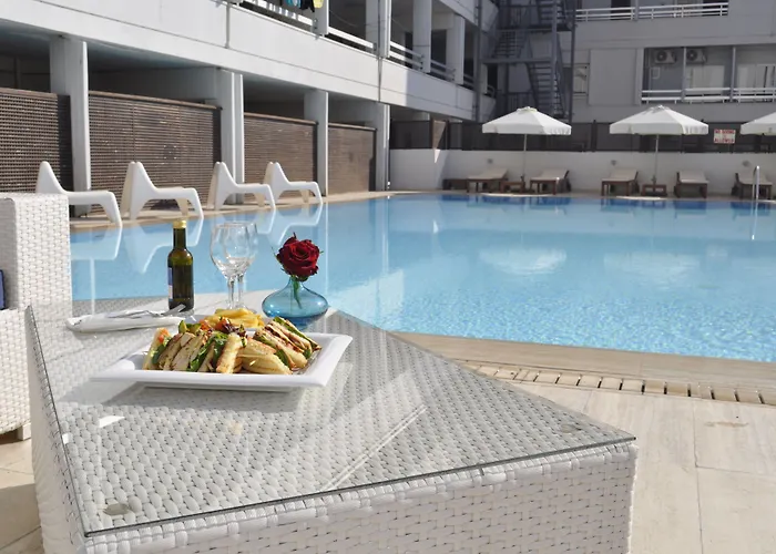 Hotels Close to Airport Sun Hall