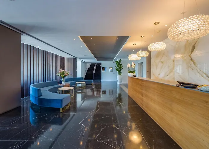 Hotels Close to Airport Sun Hall